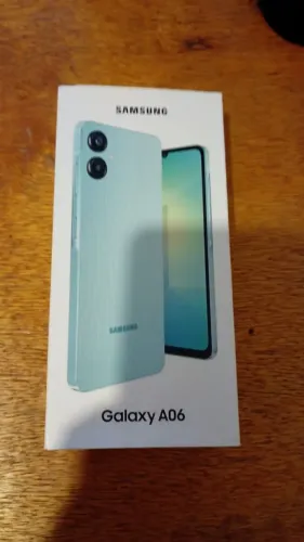Samsung A06 128 gb 4 gb<br>Usado e sem carregador,sem película e sem capa protetora