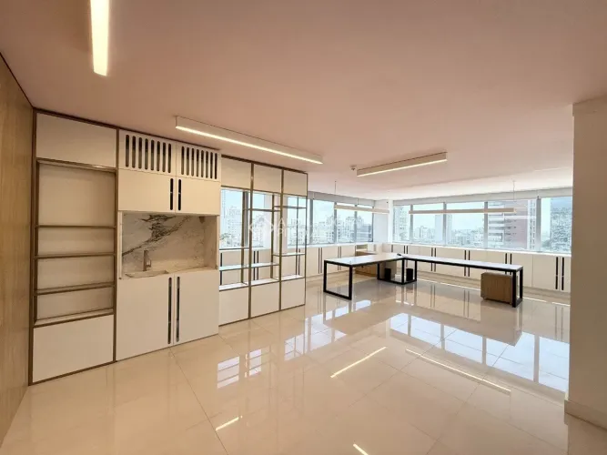 Excelente conjunto comercial com 82 m² de área privativa