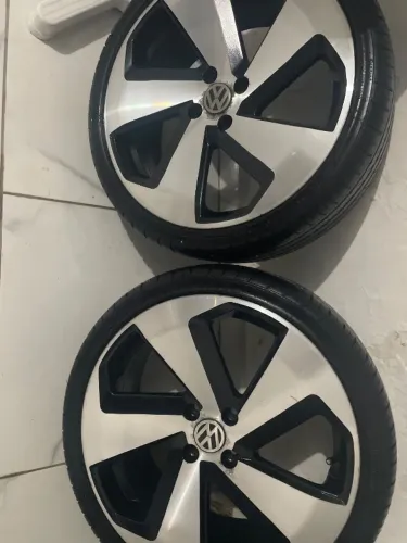 Rodas aro 18 pneus XBRI 215/35 