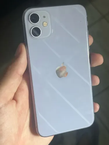 IPhone 11 - lilás - 64Gb