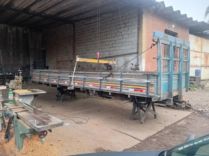 Fabricação de carrocerias para caminhãos e caminhonetes