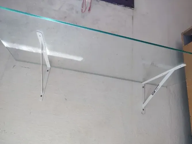 Mesa para parede em vidro