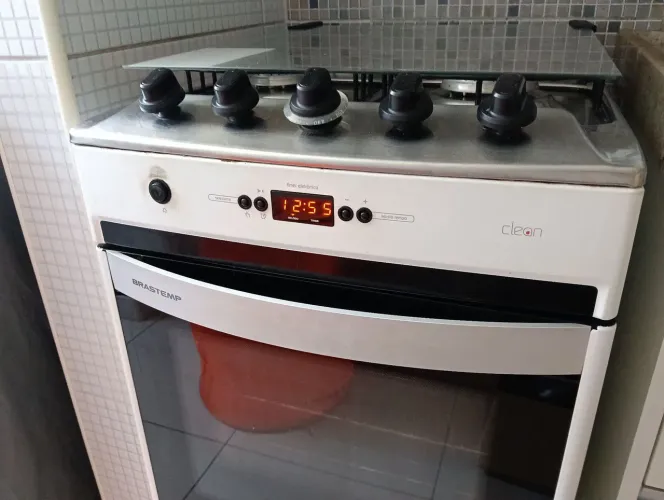 Fogão Brastemp 4 bocas com relógio e timer automático
