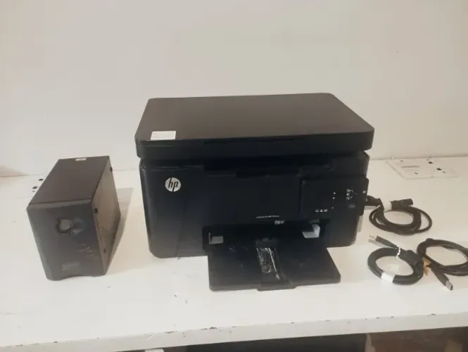 HP LaserJet Pro MFP M125a + Estabilizador 