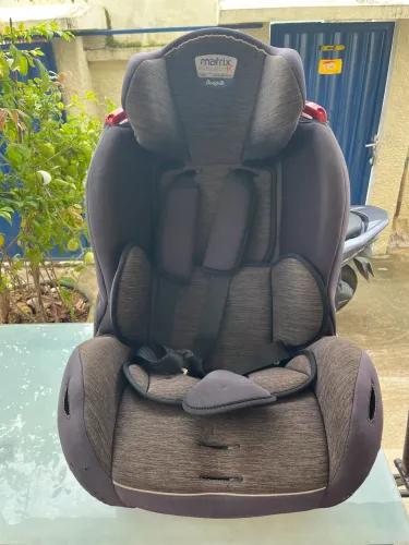 Cadeira de bebê para o carro