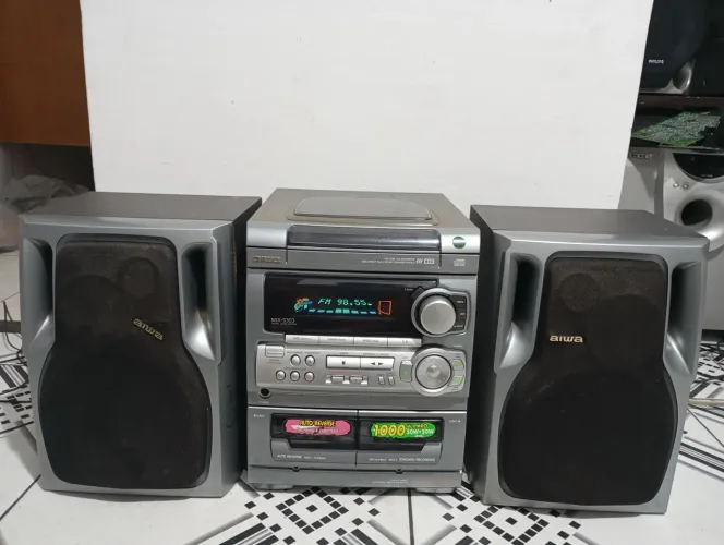 Som Aiwa funcionando perfeitamente
