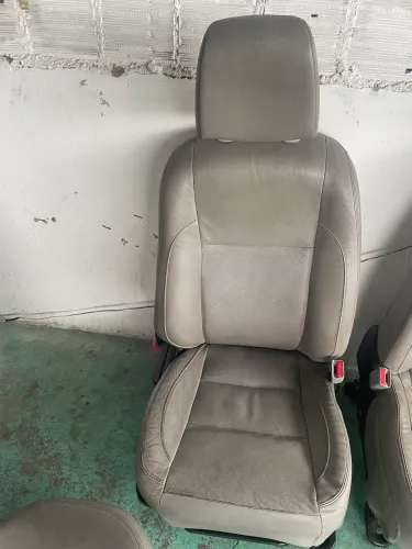 Vendo bancos do corola xei o jogo ou separados 