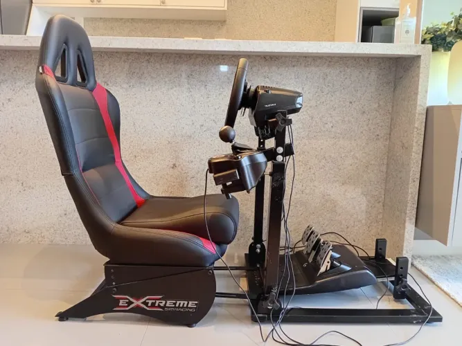 Vendo Banco Extreme Suporte Para Volante Cockpit com Volantes e Pedais Logitech G923