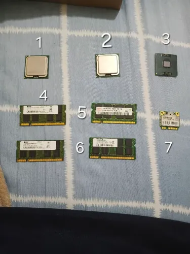 Lote Peças Antigas Informática - Processadores LGA775 + RAM Notebook DDR2 + Wifi