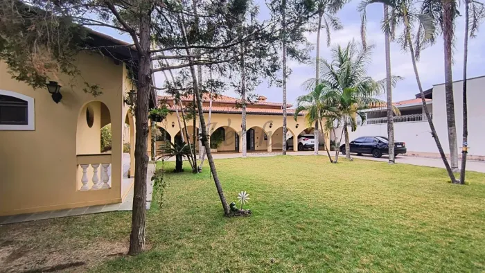 Casa para Venda/Locação no Mansões Santo Antônio - Campinas/SP