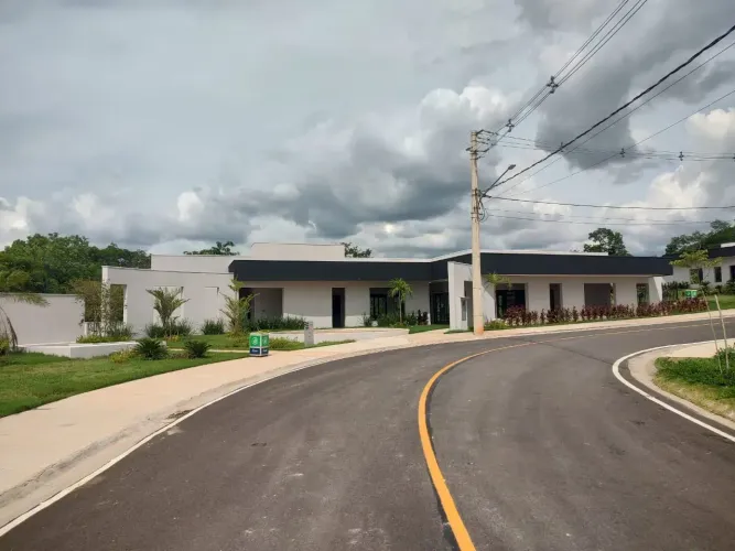 VENDO TERRENO PRONTO PARA CONSTRUIR NO CONDOMÍNIO VILLAGE BORDEAUX - CUIABÁ/MT