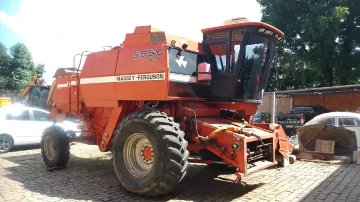 Colheitadeira MF 5650 Ano 1994 Motor 6354 turbinado