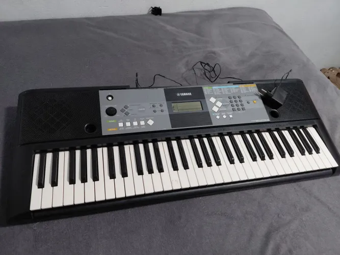TECLADO YAMAHA