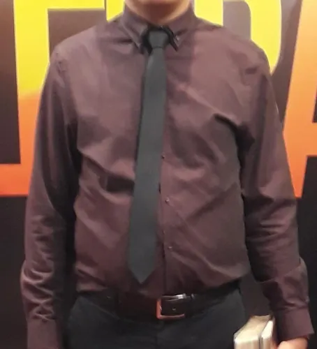 Camisa social cor de vinho