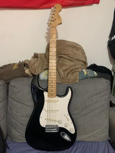 Guitarra fender squier stratocaster