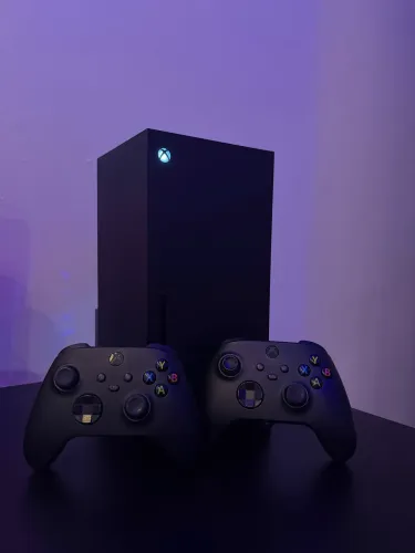 Xbox Series X 1TB + 2 Controles