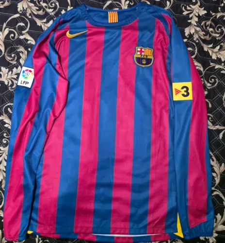 Camisa Retro - Barcelona 2006 (Ronaldinho)