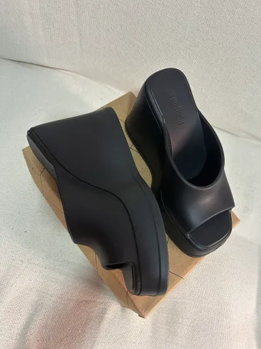 Melissa Free Slip