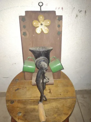 MOEDORES DE CAFÉ,CARNE E QUEIJO PARA DECORAÇÃO