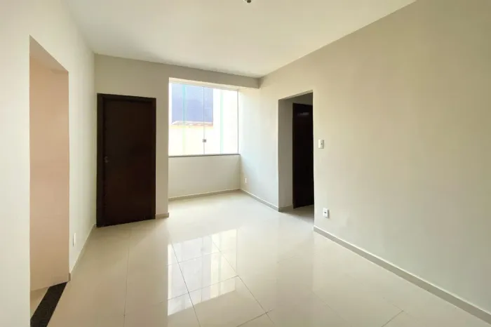 Apartamento à Venda - Sagrada Família, 2 Quartos, 62 m2
