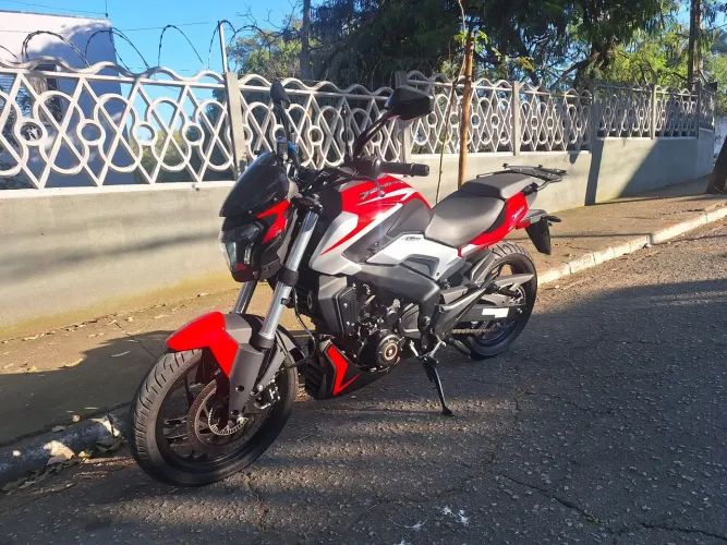 Bajaj Dominar 250 Vermelha 2025