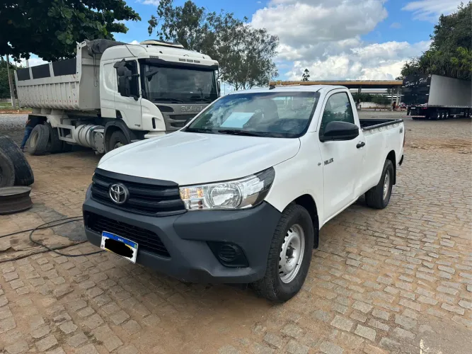Toyota Hilux CS 4X4 2.8 TDI Diesel Mec. 2024