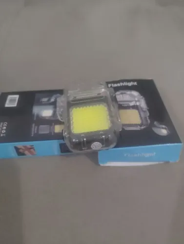Isqueiros com carregamento USB, a prova d água e lanterna 