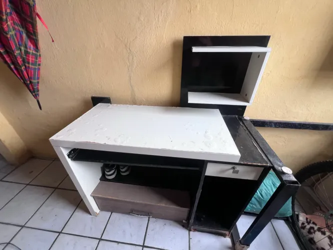 ? MESA PARA COMPUTADOR / ESCRITÓRIO ? 120$