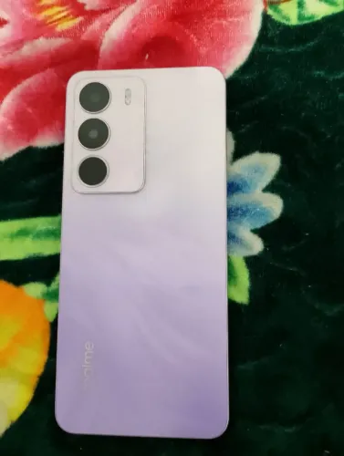 Realme C73