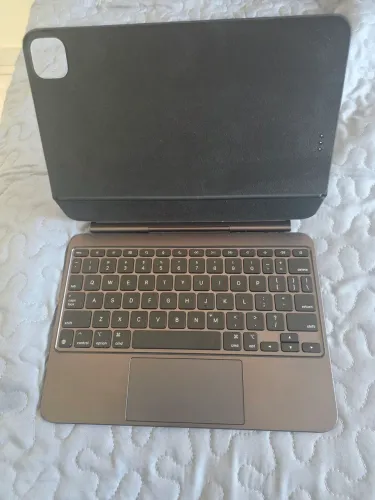 Capa teclado original Apple para iPad Pro M4/M5 11"