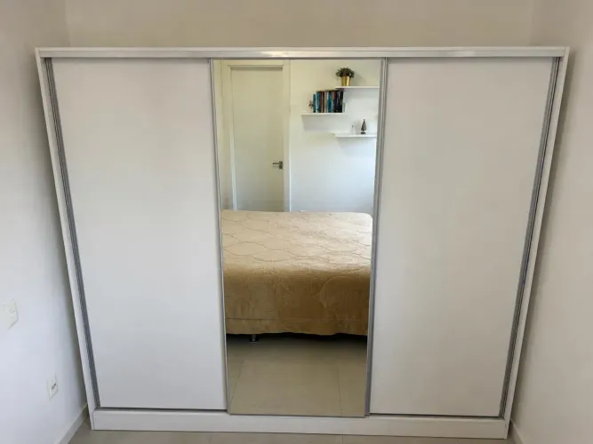 Vende se roupeiro casal 