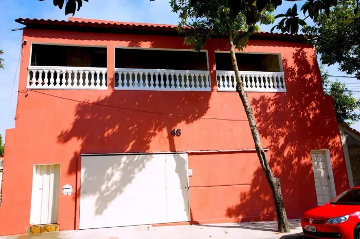 Barracao/kitnet de 01 quarto barreiro atras da puc barreiro