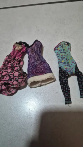 Lote roupinhas monster high