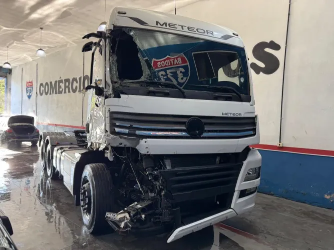 Vw Meteor 29.530 6x4 2024 BATIDO