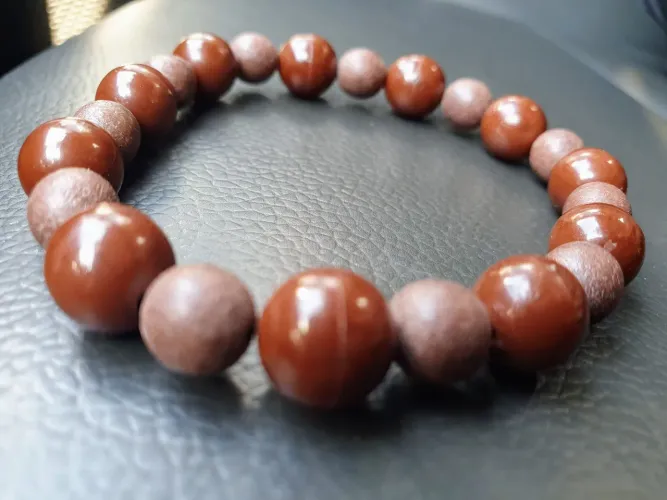 Pulseira de contas marrom