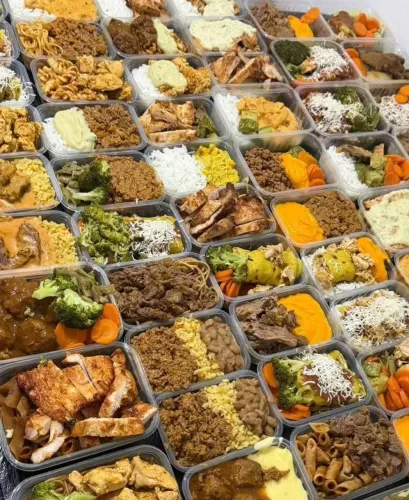 Marmitas pra você levar pra empresa,  ou almoçar em casa pra nao sujar casa conte Aqui