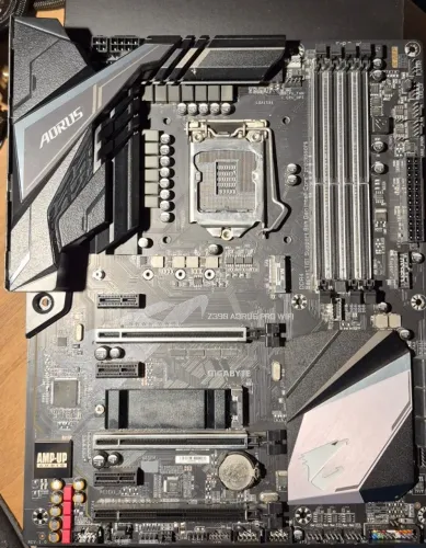 Placa Mãe Gigabyte Z390 Aorus Pro WiFI FUNCIONANDO!!!