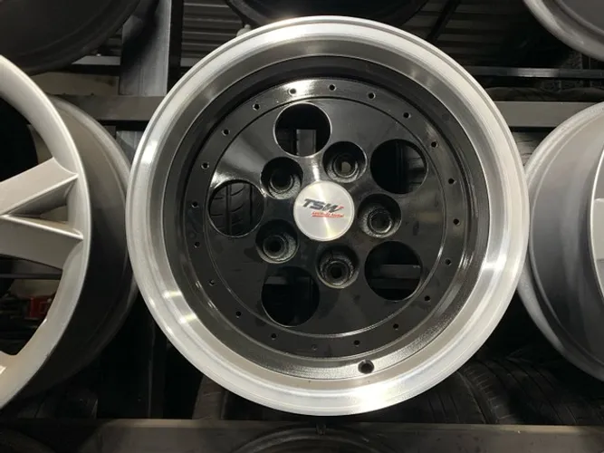 Rodas Liga Leve Aro 15 Ford 5x139 Roda Ford F1000 F1 F350 F100 / Jogo de Rodas 15 Ford