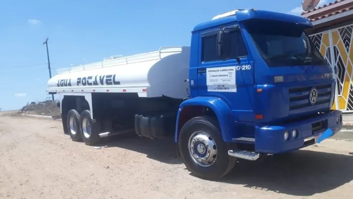 Caminhao pipa.  Barra de jacuipe / litoral norte