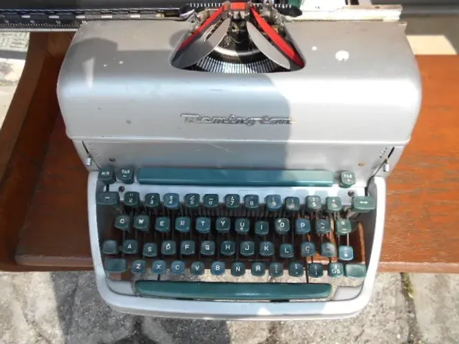 Maquina de escrever antiga Remington