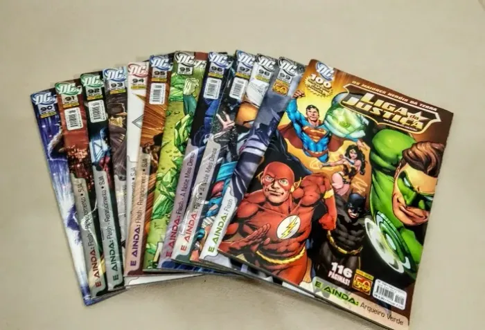 12 revistas HQs-Super Heróis Liga da Justiça - Dc' Comics, - Editora Panini,