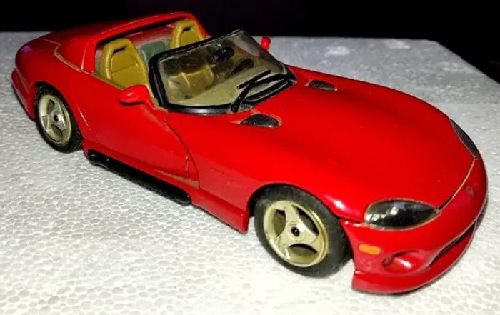 Miniatura Dodge Viper Rt/10 Bburago 1/24 Vermelho