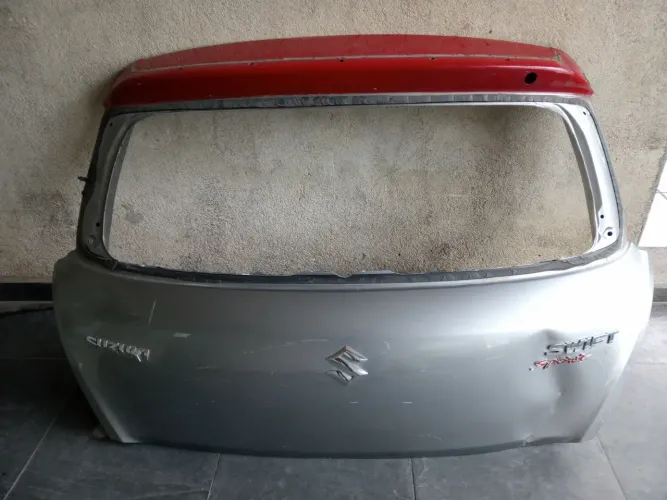 Tampa Traseira Suzuki Swift 2015