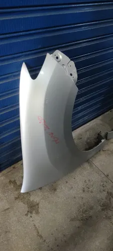 paralama direito Logan e Sandero 20