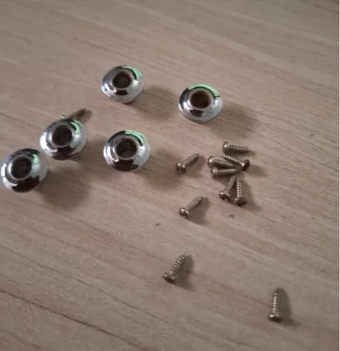 Bucha Vintage com Parafusos de Tarraxa de Guitarra