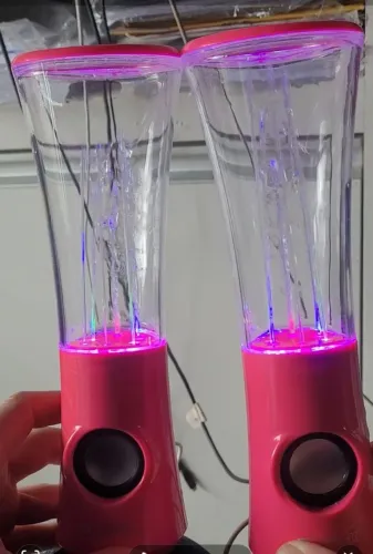 Caixa som com luz e água para pc note etc