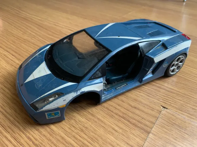 Lamborghini Gallardo LP560 Polizia Car escala 1/18  24 cm Comp