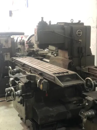 Fresadora Universal Ohtori MT-3 Com Banco Fixo