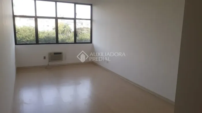 Escritório à venda no bairro Passo d'Areia com 24 m² de área útil disponível