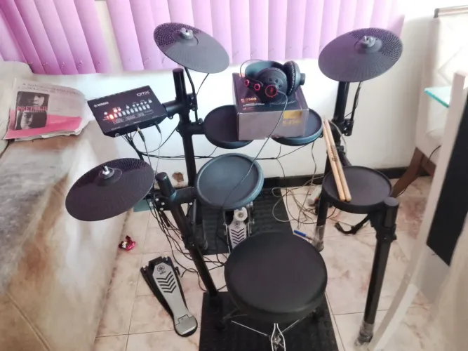 Bateria Eletrônica Yamaha DTX 452k